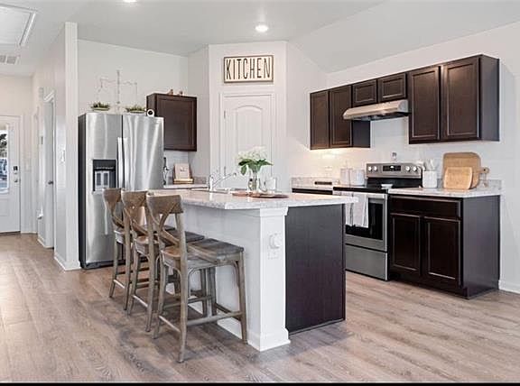3rd image of 42302 Andrea Ln
