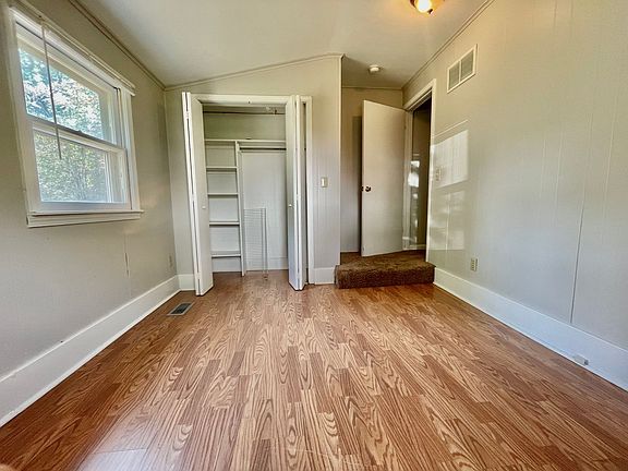 4th image of 220 E Van Hoesen Blvd