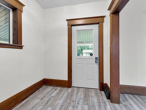5th image of 95 John St E