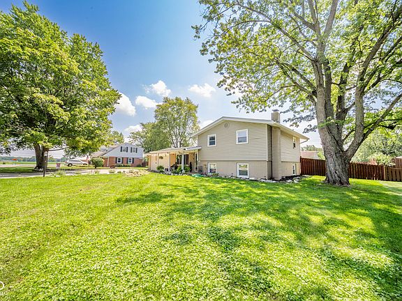 3rd image of 105 Cottonwood Dr