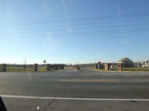 3rd image of 310 Planters Dr