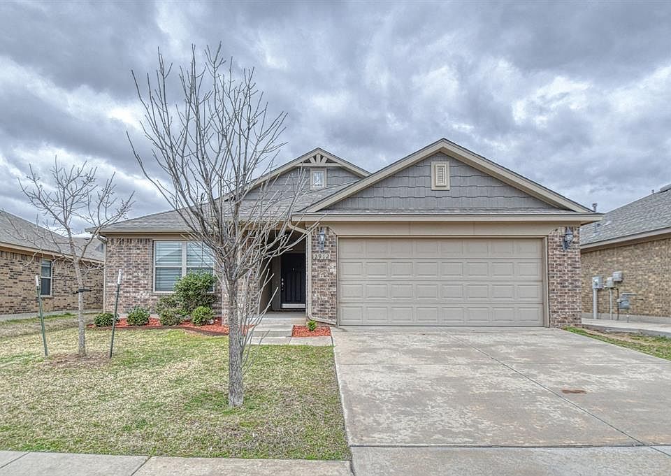 1st image of 2912 Trailwood Dr