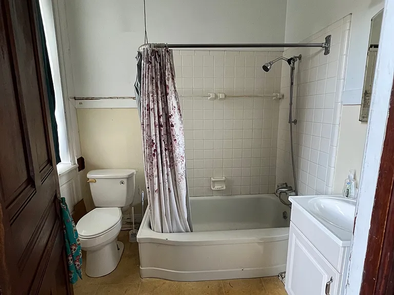 409 SE 1st St #G — Photo 8