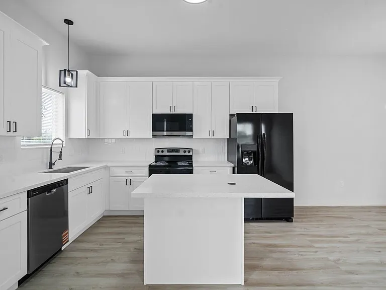 9725 Kerr St #B — Photo 12