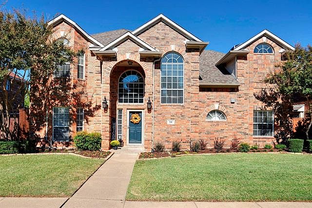 1st image of 216 Cove Dr