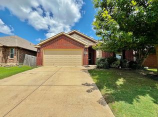 8037 Big Spruce Ln, Fort Worth, TX 76123