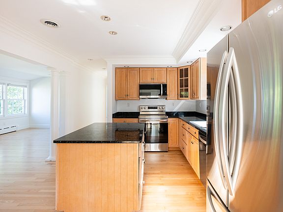 4th image of 430 Atlantic Ave #2