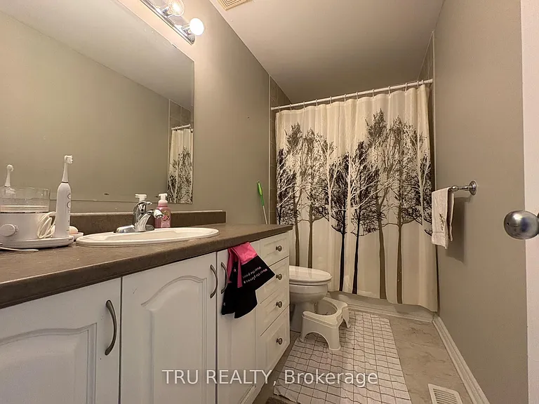 684 Beatrice Dr — Photo 20