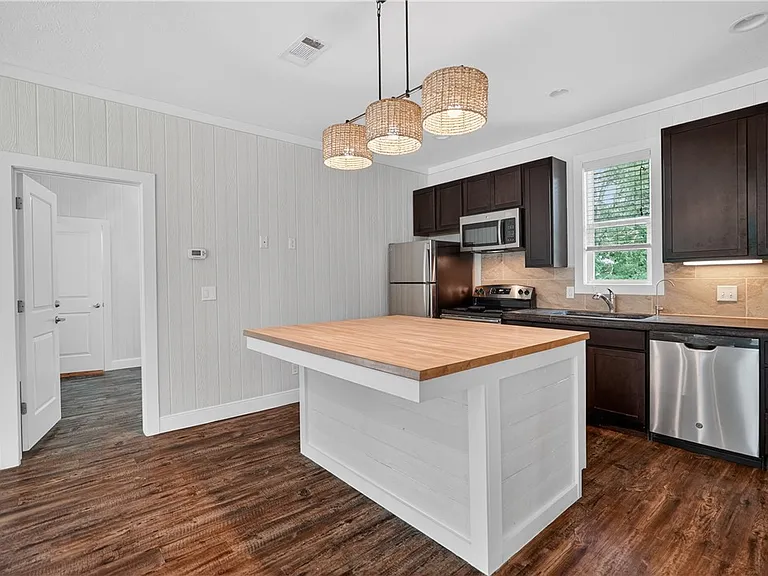 5444 Raymond Stotzer Pkwy — Photo 10