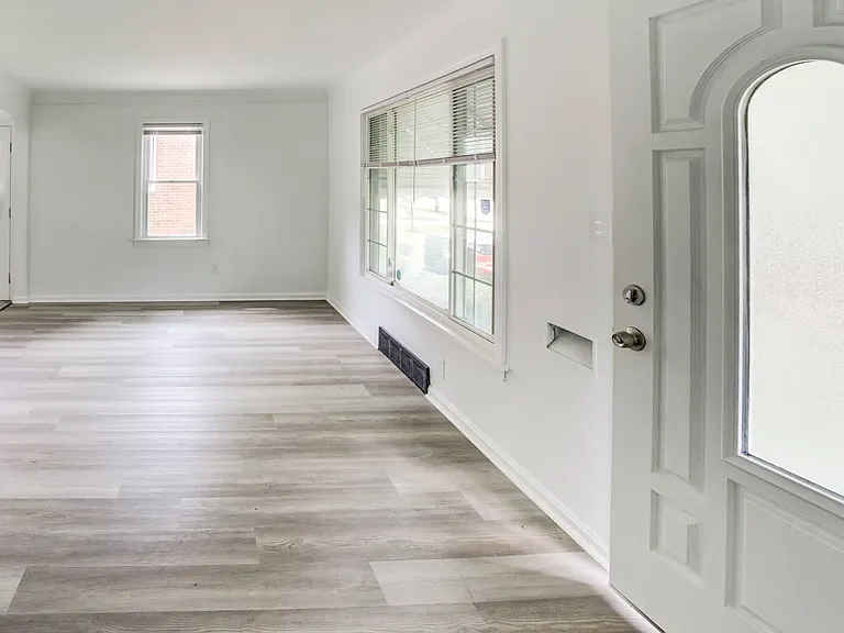 1343 Victory Dr — Photo 11