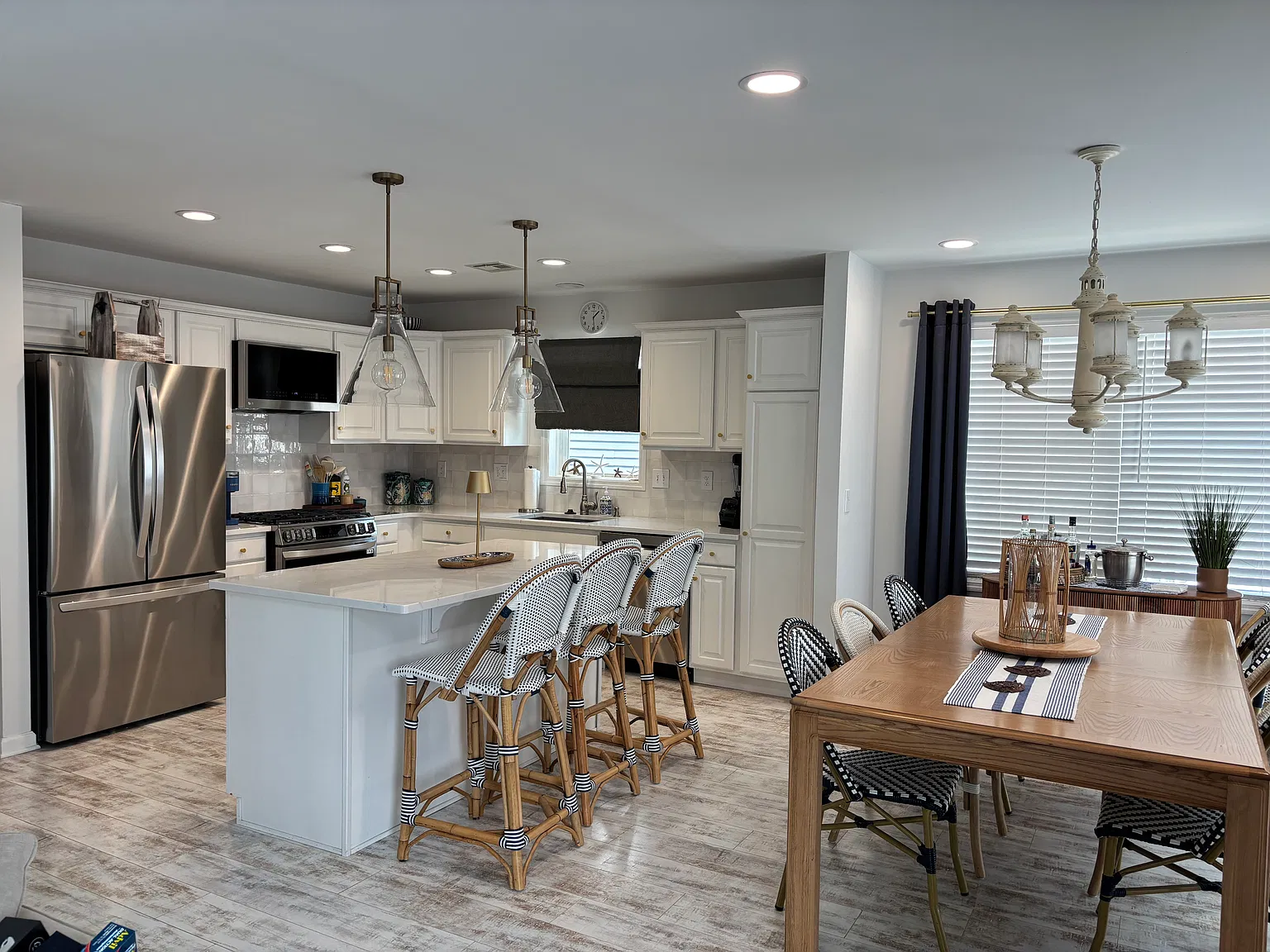 4 bed, 2000 sqft, $3,250 — Photo 1