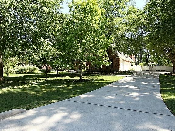 3rd image of 15411 Hunters Bend Dr