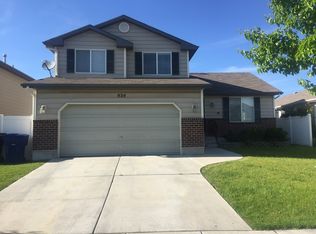 924 W Stonehenge Dr, North Salt Lake, UT 84054