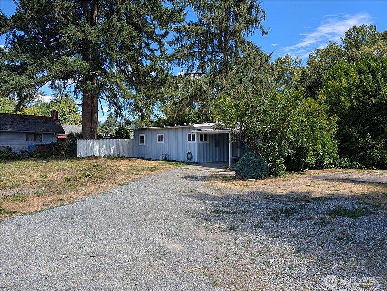 2nd image of 607 5th Street NE