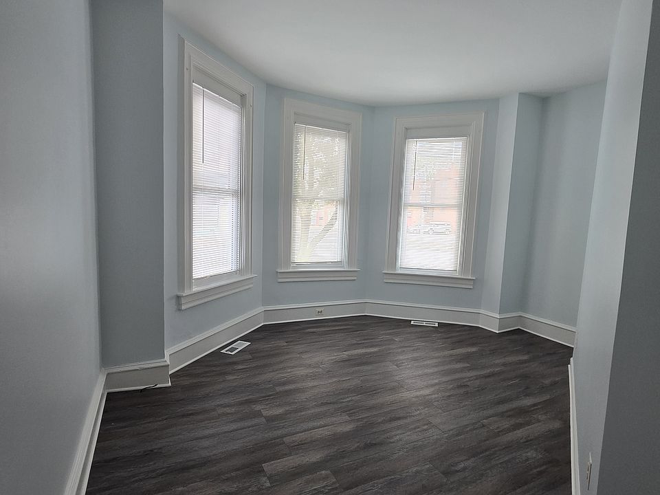 1st image of 501 W King St #2