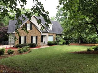 210 N Waterford Dr, Fayetteville, GA 30214