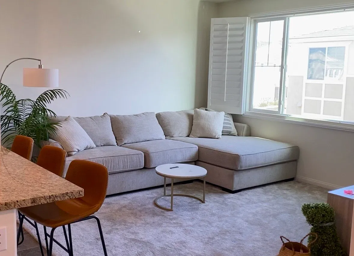 2 bed, 2.5 bath, 1392 sqft, $3,299 — Photo 2