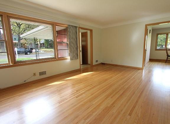 4th image of 4231 Brookside Ave S