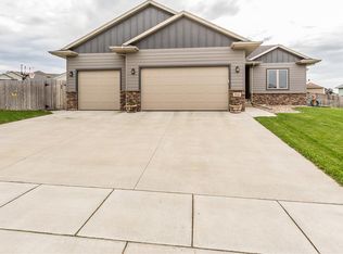 816 N Copper Ave, Brandon, SD 57005