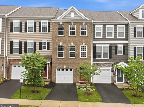 8761 Elsing Green Dr, Manassas, VA 20112