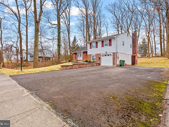 2nd image of 145 Clarrige Dr
