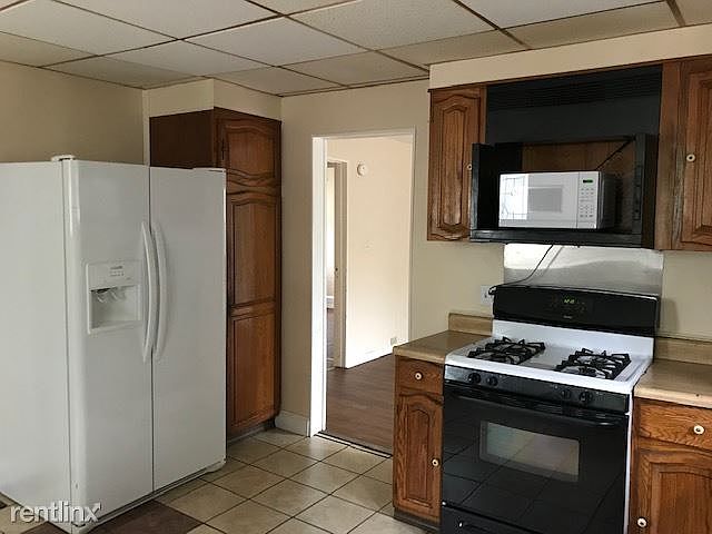 1864 Davis Street Lower Picture # 1