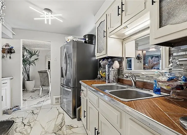 19406 Wickfield Ave — Photo 5