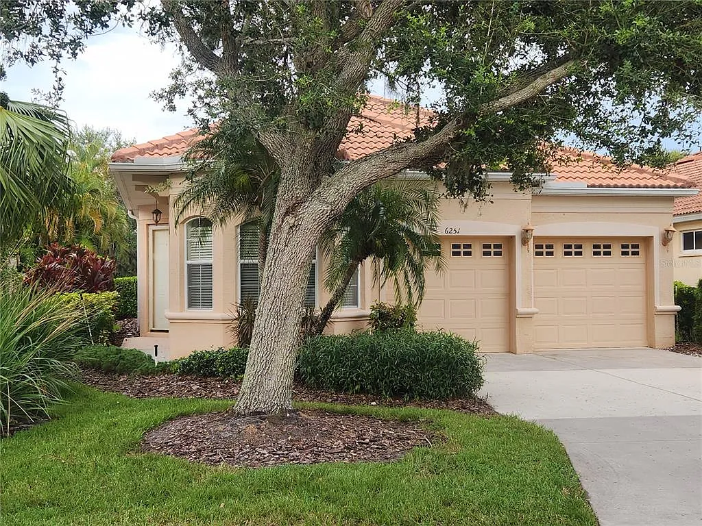 3 bed, 2.0 bath, 1504 sqft, $2,300 — Photo 1