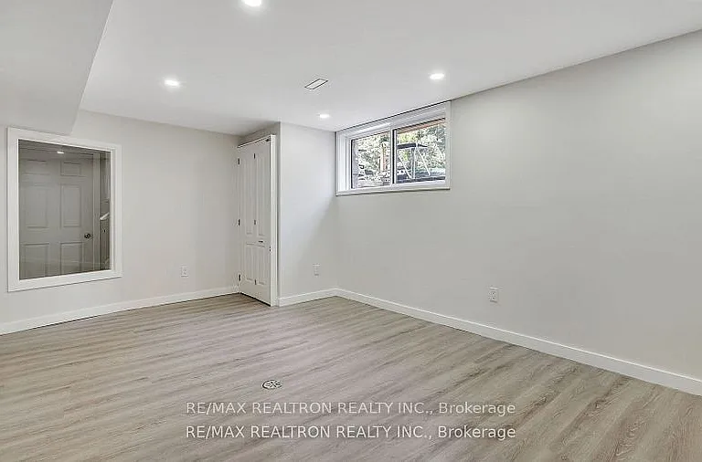 1282 Winter Ave #BASEMENT — Photo 16