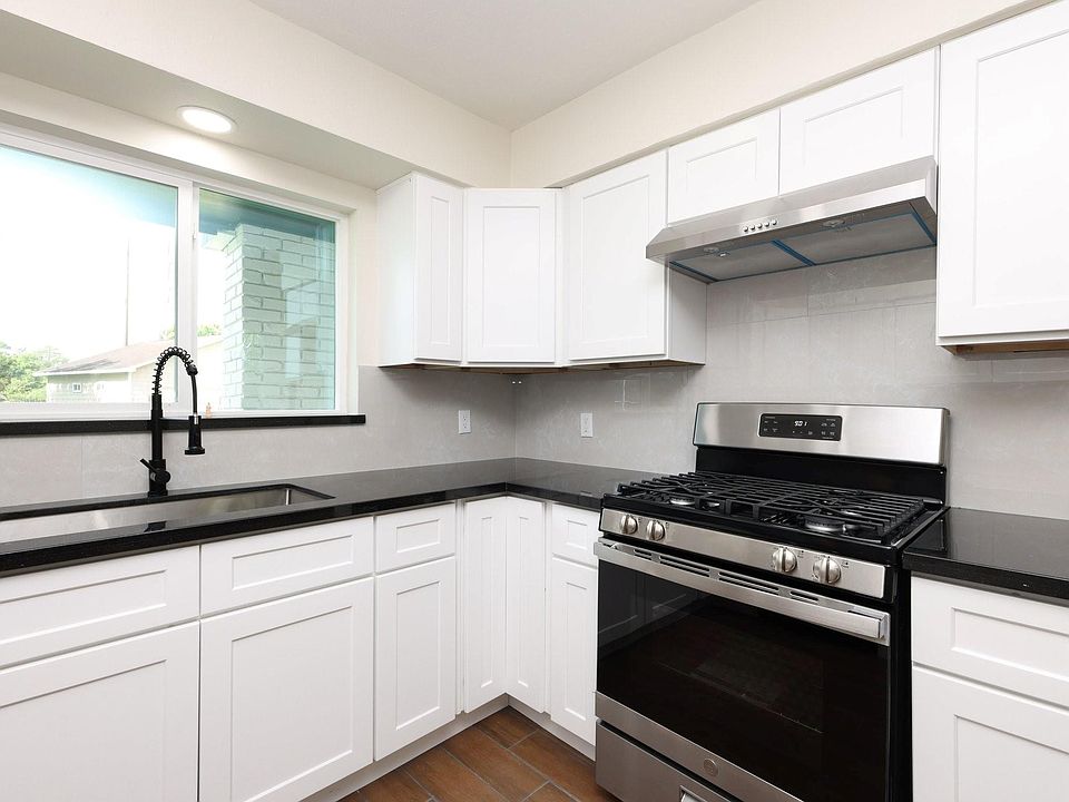 1st image of 9015 Vinearbor St
