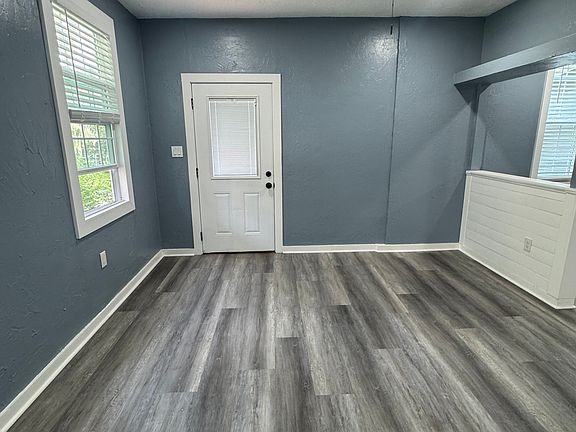 FAMILY ROOM/FRONT DOOR ENTRANCE