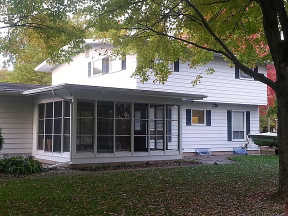 Back view w 3-Season Room