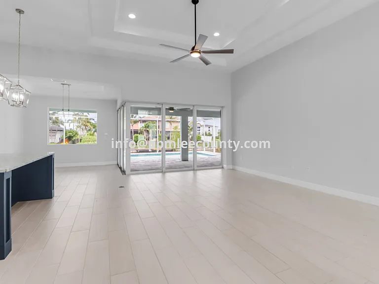 3818 SW 17th Ave — Photo 11