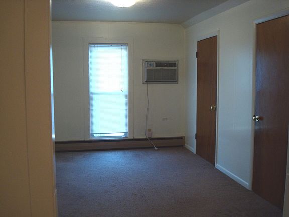 4th image of 120-124 Enterprise St; Ss322 #404-408-5