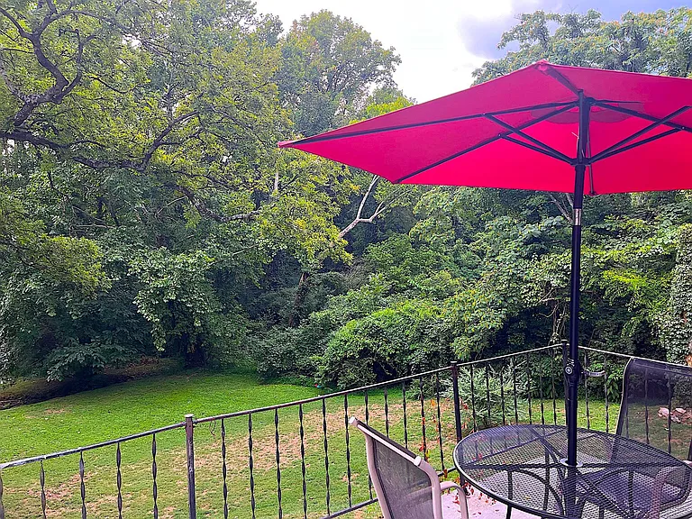 567 Whispering Hills Dr #B — Photo 23