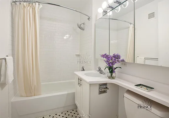 Rented by Town Residential | media 19