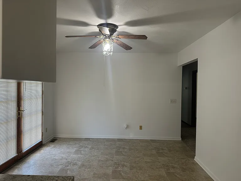 112 Meadow Ln — Photo 6