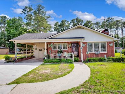 1042 E Broad St, Saint Pauls, NC, 28384