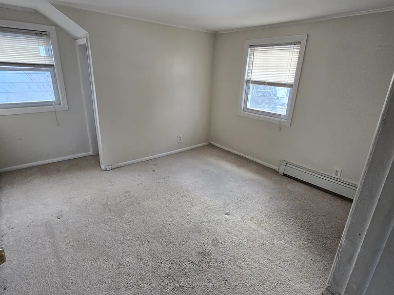 Locust Ave — Photo 22