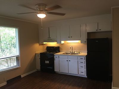 4th image of 817 W Mauney Ave