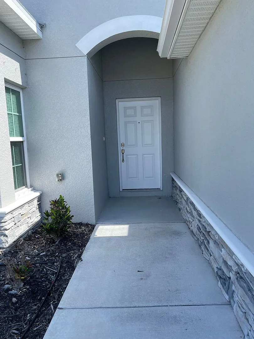 Spacious 3 bedroom, 2 bath, 2 car garage home located in Deed resticted community — Photo 3