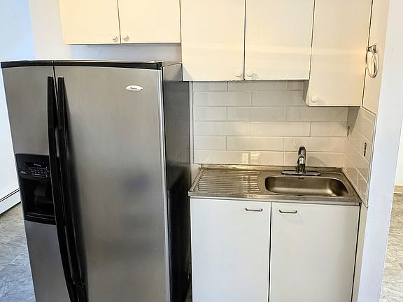 3rd image of 333 Kirkland Pl #R2