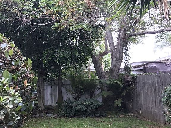4th image of 2371 Etiwanda St