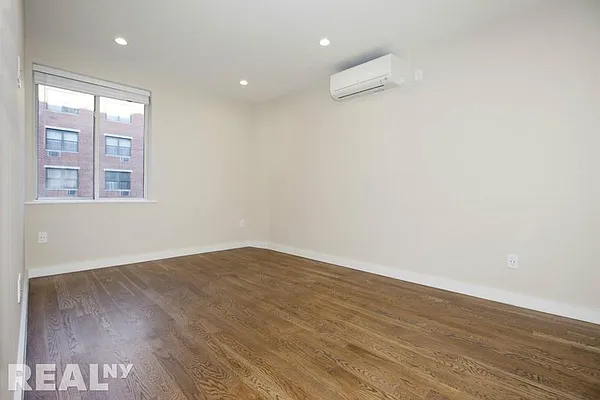 Rented by REAL New York | media 25