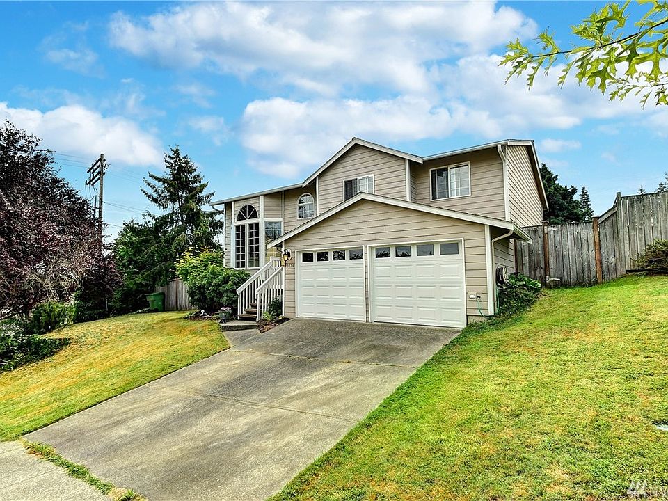 1st image of 9824 12th Pl SE