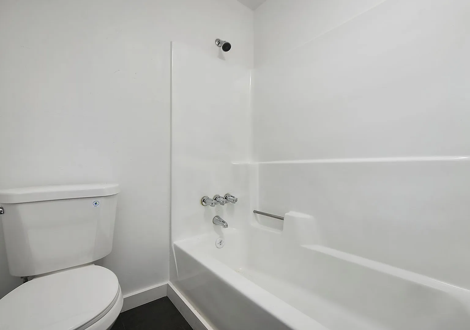420 Broadway Avenue — Photo 3