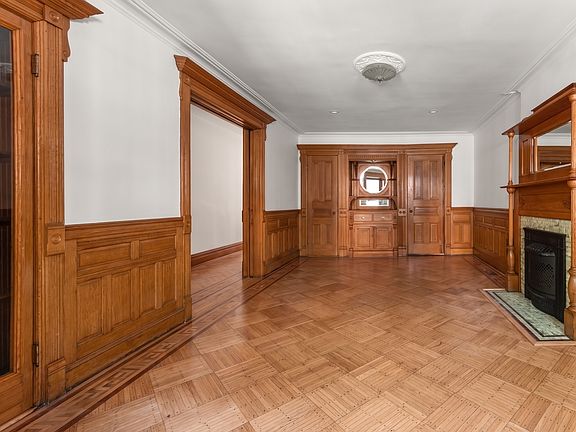 2nd image of 460 13th St APT 1