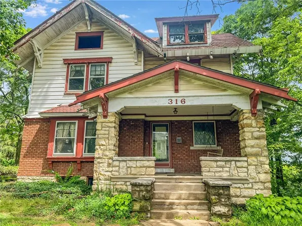 316 E Doniphan St, Liberty, MO 64068