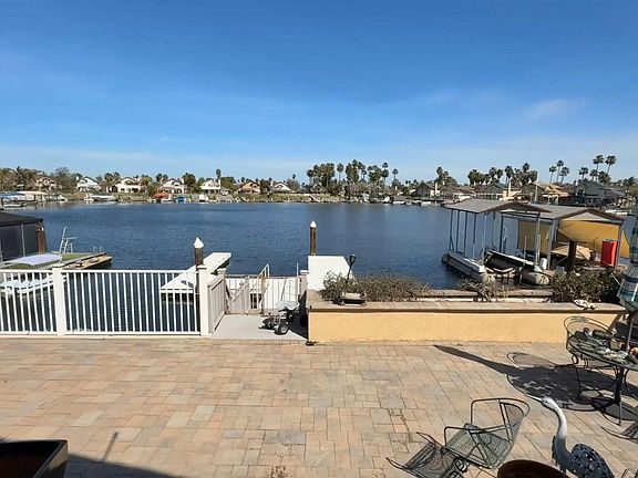 3rd image of 1835 Dolphin Ct