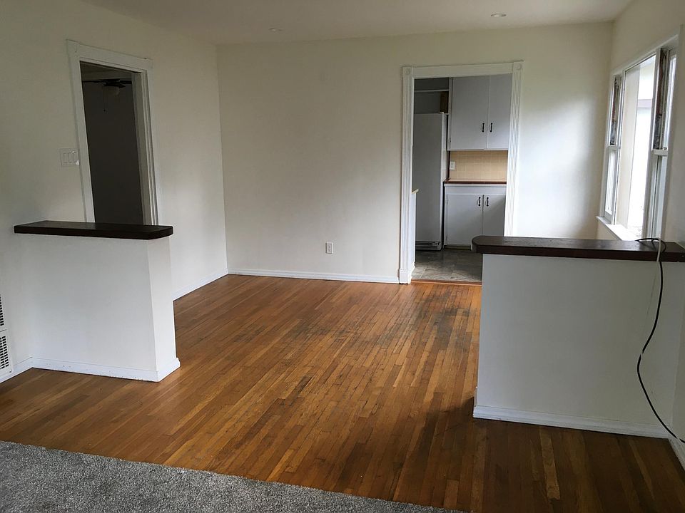 2nd image of 325 Chinquapin Ave